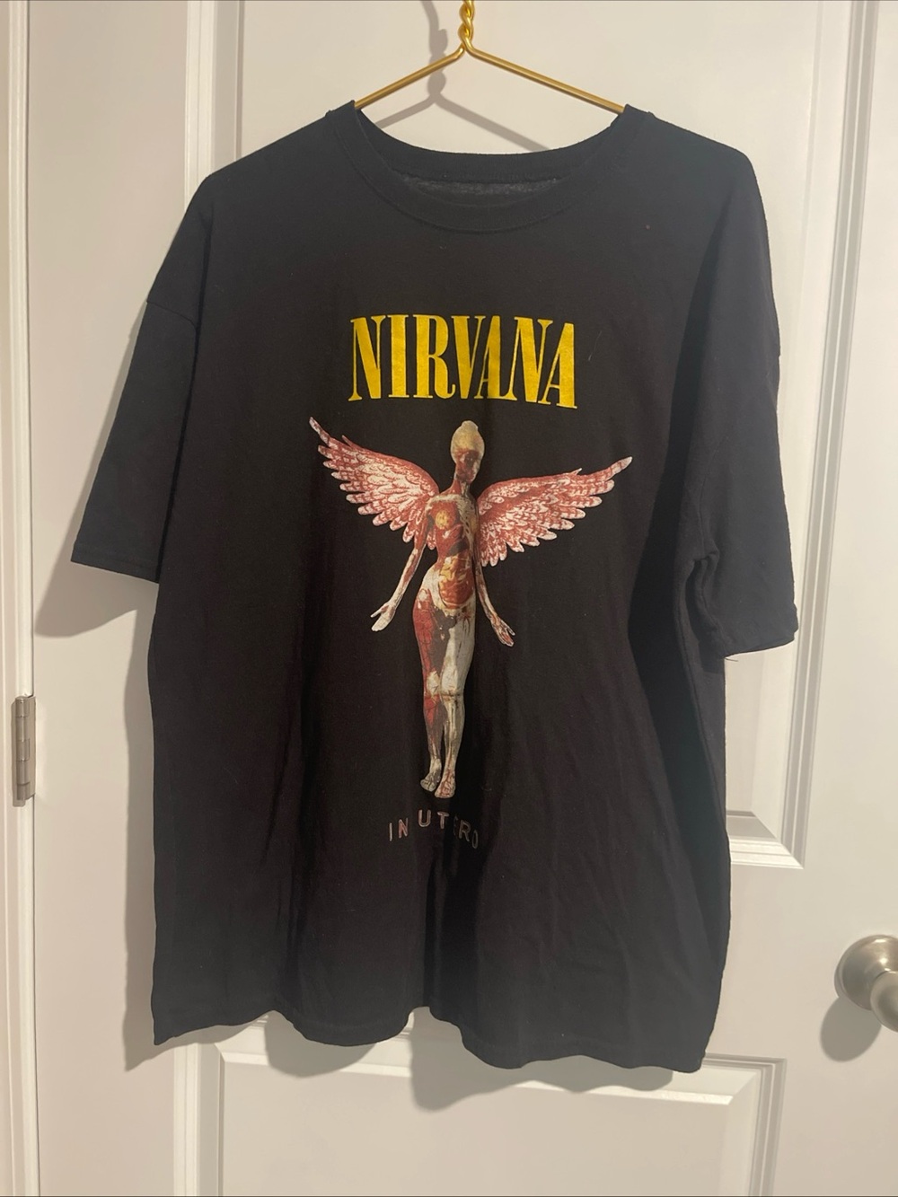 NIRVANA In Utero 2022 Black Tee with Yellow Logo Angel Graphic Mens S Runs big